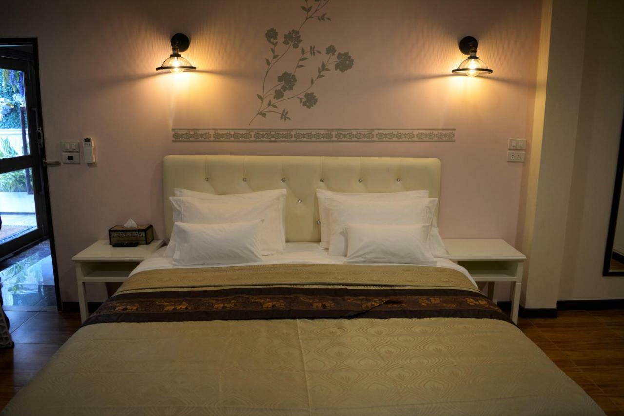 Cana Boutique Hotel Банкок Екстериор снимка
